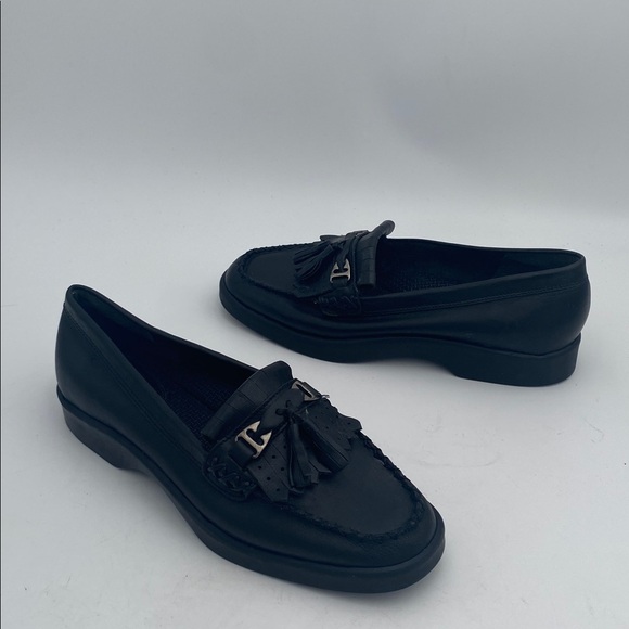 Maripe Black Leather Loafers women 7.5M Tassel Accent casual office retro Y2K - Picture 2 of 12